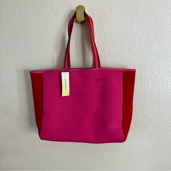 NEW SUMMERSALT Neoprene Beach Tote in Pink/Red - Picture 2 of 10